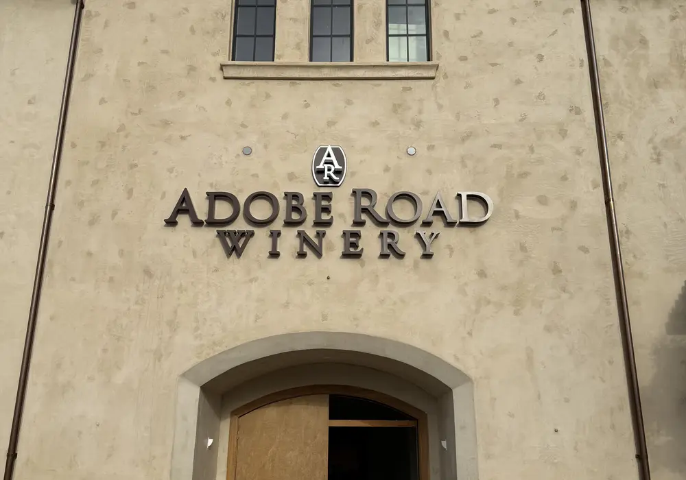 custom outdoor panel signs for your brand visibility